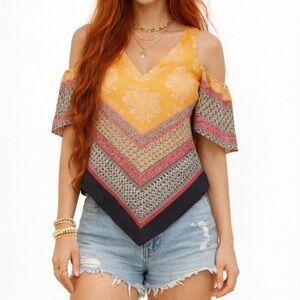 ❤️DR2 Boho Cold Shoulder Handkerchief Hem Top – Yellow Pink Paisley – Size M
